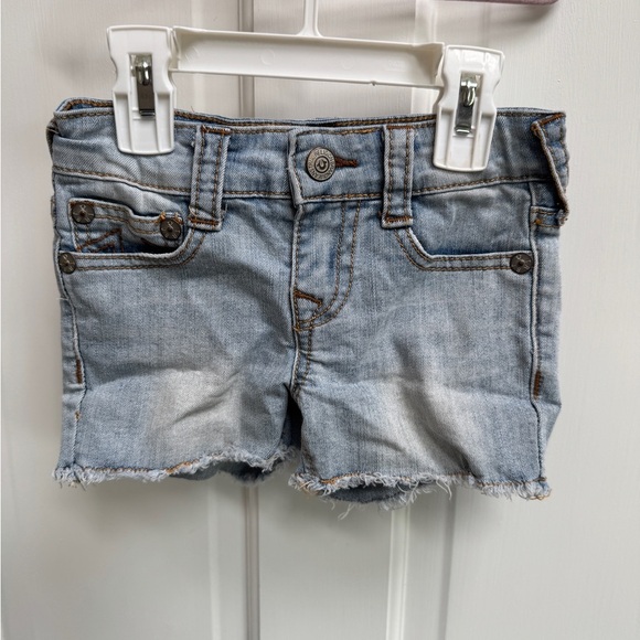 True Religion 3T Girls Casual Light Blue Denim Shorts with Frayed Hem - Picture 1 of 8